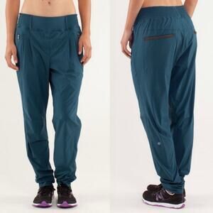 Lululemon Women’s Blue Run With Rover Activewear Jogger Pants Size‎ 8
